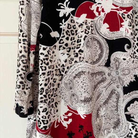 Chico's Size 1 Red Black Animal Print Paisley Mixed‎ Print Chicos Size Medium - Picture 9 of 11